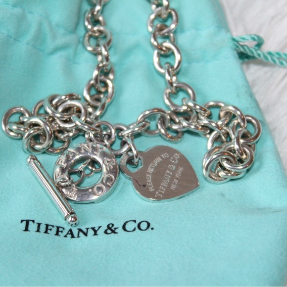 Heart Tag Toggle Necklace - Picture 5 of 10